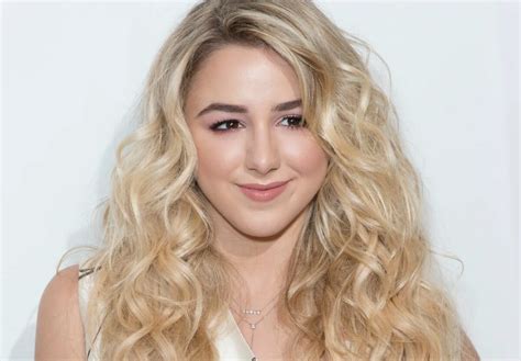 chloe lukasiak singer